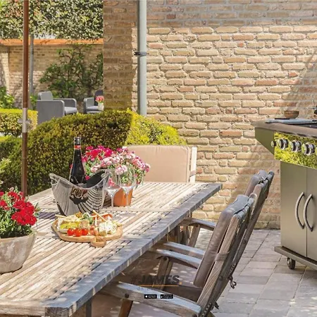 Willa Luxueuze Ruime Koppelvilla Met Gezellige Tuin In Oud Knokke-Heist